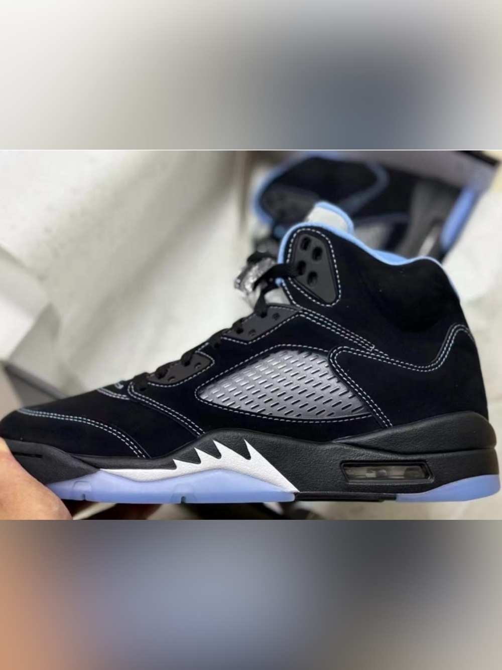 Jordan Men's Black and Ice Blue High-Top Sneakers